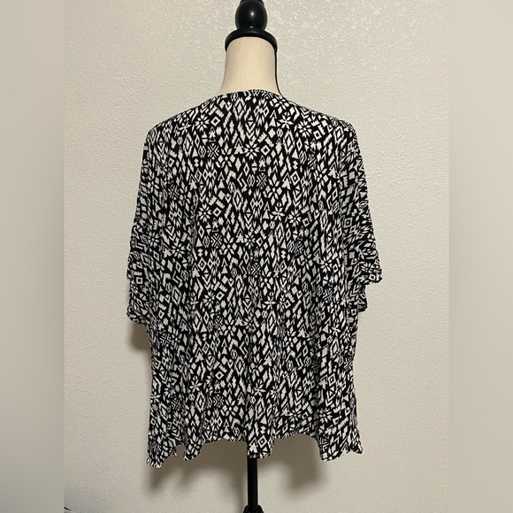 Cotton On Short Sleeve cardigan blouse - Picture 3 of 6